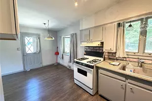 5 Robin Rd, Selden, NY 11784 - Photo 4