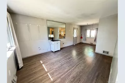 5 Robin Road, Selden, NY 11784 - Photo 2