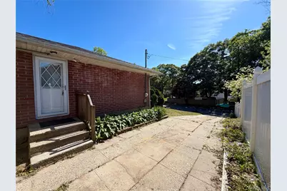 5 Robin Road, Selden, NY 11784 - Photo 20