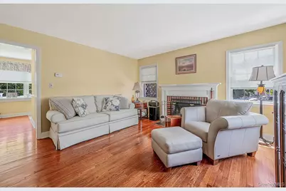 22 Lawrence Street, Greenlawn, NY 11740 - Photo 4