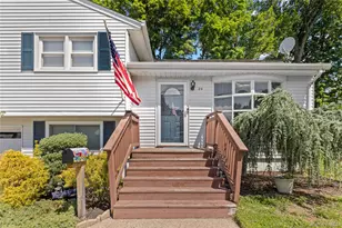 24 Maplewood Blvd, Suffern, NY 10901 - Photo 4