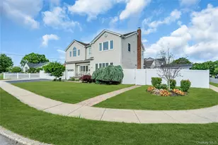 7 Mohawk Dr, Massapequa, NY 11758 - Photo 2