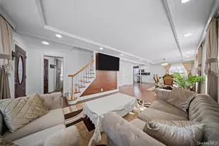 79-31 Langdale St, New Hyde Park, NY 11040 - Photo 4