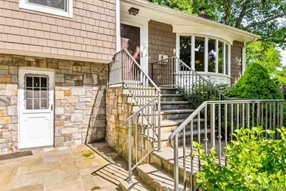12 Overlook Road N, White Plains, NY 10603 - Photo 4