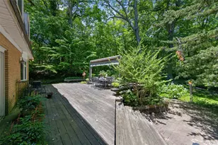 44 Koenig Dr, Oyster Bay, NY 11771 - Photo 24