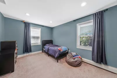 135 Texas Street, Lindenhurst, NY 11757 - Photo 18