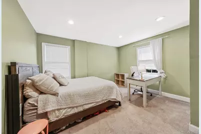 135 Texas Street, Lindenhurst, NY 11757 - Photo 20