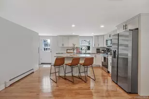 135 Texas St, Lindenhurst, NY 11757 - Photo 8
