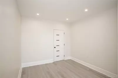 6717 Myrtle Avenue, Glendale, NY 11385 - Photo 24