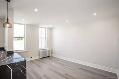6717 Myrtle Avenue, Glendale, NY 11385 - Photo 22