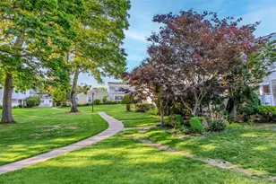8 Independence Ct, Ridge, NY 11961 - Photo 22