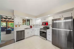 24 Dennis Dr, New Hampton, NY 10958 - Photo 14