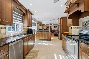 15-17 Park Woods Ln, Kings Park, NY 11754 - Photo 16