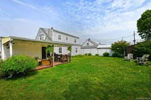 35 Ranch Ln, Levittown, NY 11756 - Photo 32