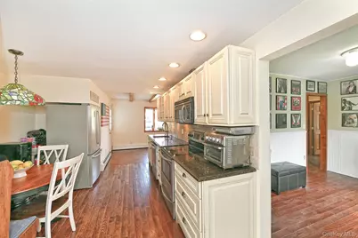 35 Ranch Lane, Levittown, NY 11756 - Photo 16