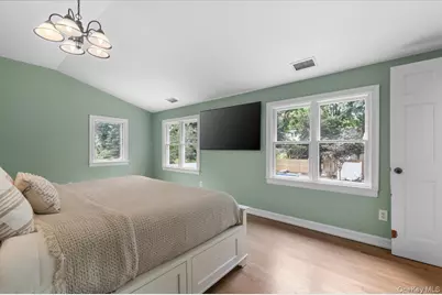 8 Walnut Place, Huntington, NY 11743 - Photo 18