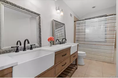 8 Walnut Place, Huntington, NY 11743 - Photo 20