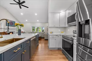 8 Walnut Pl, Huntington, NY 11743 - Photo 6