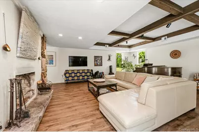 35 Melrose Parkway, Patchogue, NY 11772 - Photo 8