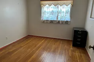 3 Peter Rd, Hicksville, NY 11801 - Photo 10