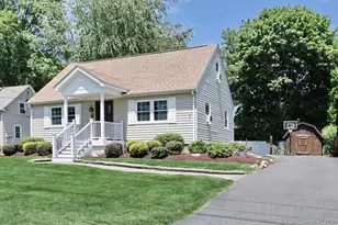 25 Amory Ave, Pearl River, NY 10965 - Photo 2
