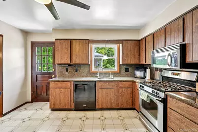 11 Hunter Street, Highland Mills, NY 10930 - Photo 10