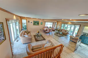 36 Elaine Dr, Oceanside, NY 11572 - Photo 10