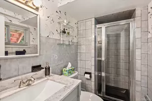 1 Eliot Ct, Syosset, NY 11791 - Photo 18