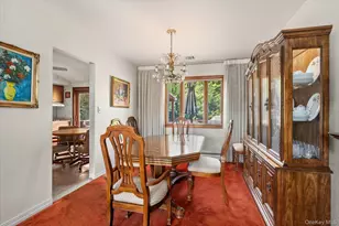 1 Eliot Ct, Syosset, NY 11791 - Photo 6