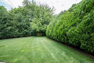 1 Eliot Court, Syosset, NY 11791 - Photo 24