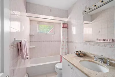 1 Eliot Court, Syosset, NY 11791 - Photo 10