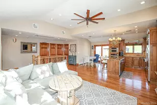 37 Seitz Dr, Bethpage, NY 11714 - Photo 4