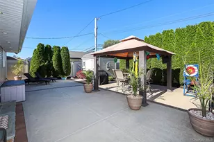 37 Seitz Dr, Bethpage, NY 11714 - Photo 24