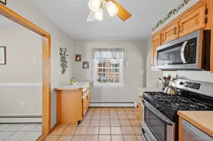 2453 Aberdeen St, East Meadow, NY 11554 - Photo 14