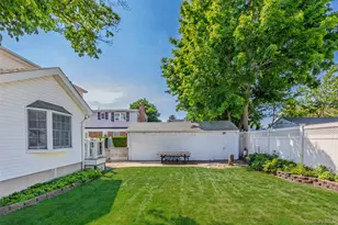 2453 Aberdeen St, East Meadow, NY 11554 - Photo 40