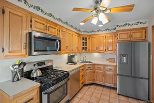 2453 Aberdeen St, East Meadow, NY 11554 - Photo 12