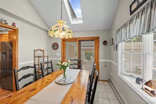 2453 Aberdeen St, East Meadow, NY 11554 - Photo 16
