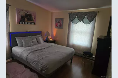 1095 Pinebrook Court, West Hempstead, NY 11552 - Photo 8