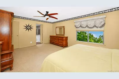 91 Southgate Circle, Massapequa Park, NY 11762 - Photo 16