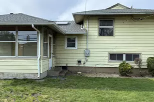 1474 Stephen Marc Ln, East Meadow, NY 11554 - Photo 2