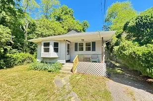 49 Wavecrest Dr, Mastic Beach, NY 11951 - Photo 14