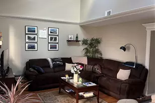 121 Village Green Ct, Warwick, NY 10990 - Photo 6
