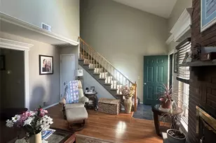 121 Village Green Ct, Warwick, NY 10990 - Photo 2