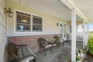 12 Swan Ln, Hauppauge, NY 11788 - Photo 2