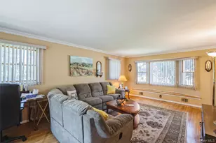 12 Swan Ln, Hauppauge, NY 11788 - Photo 12