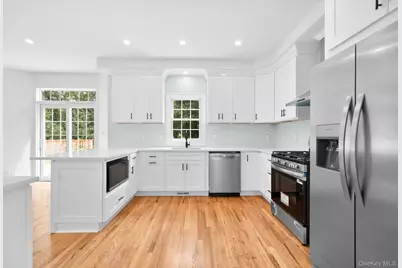 40 Muncey Road, Bay Shore, NY 11706 - Photo 6