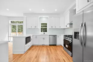 40 Muncey Rd, Bay Shore, NY 11706 - Photo 6