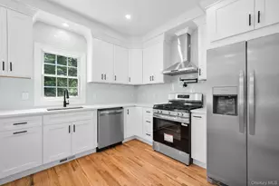 40 Muncey Rd, Bay Shore, NY 11706 - Photo 8