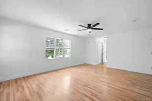 40 Muncey Rd, Bay Shore, NY 11706 - Photo 32