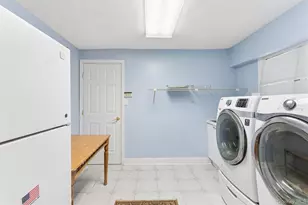 72 Lake End Rd, Merrick, NY 11566 - Photo 38